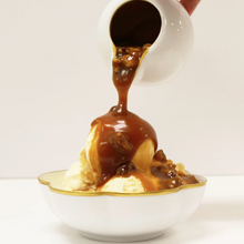 Load image into Gallery viewer, PRALINE SAUCE WITH WALNUTS